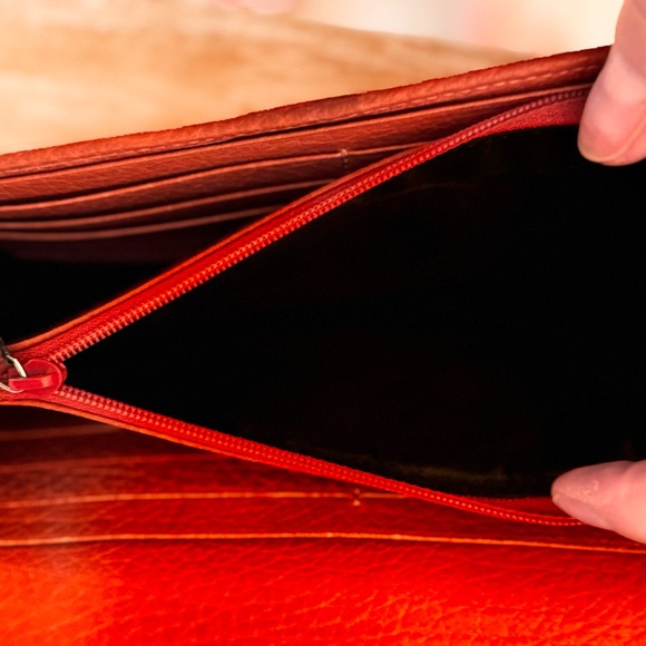 Gucci Cognac Leather Clutch with Silver Accent - Picture 5 of 6